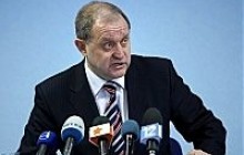 Шеф МВС розповів, як Луценко розхитав хребет держави