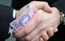 Міліціонери вимагали 1200 грн за дозвіл торгувати фруктами