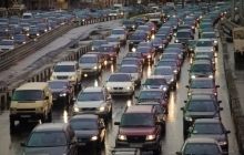 Постоянно включенные фары и шины по сезону: МВД планирует обновить ПДД