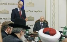 Яценюк просить церкву вплинути на бойовиків на сході України