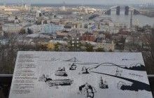 У Києві біля Андріївської церкви з'явилася незвичайна "карта" з церквами