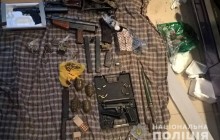 На Дніпропетровщині у місцевого жителя вилучили арсенал зброї
