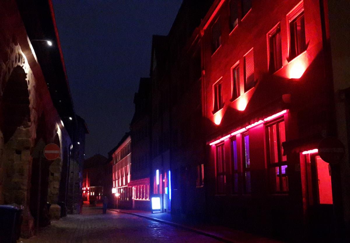 Улица красных фонарей Rotlichtviertel в Нюрнберге / Фото Марина Григоренко Улица красных фонарей Rotlichtviertel в Нюрнберге / Фото Марина Григоренко