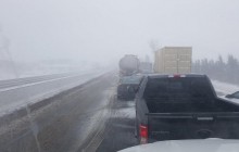 Из-за метелей в Канаде в массовых ДТП столкнулись около 100 автомобилей