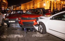 У центрі Києва сталася масова ДТП за участі шести авто (відео)