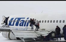 У Росії "сів на черево" пасажирський авіалайнер (фото, відео)