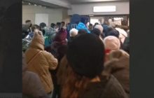 Переполненные станции киевского метро показали на видео