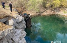 На Черкащині чоловік втопив машину через сварку з дружиною (фото)