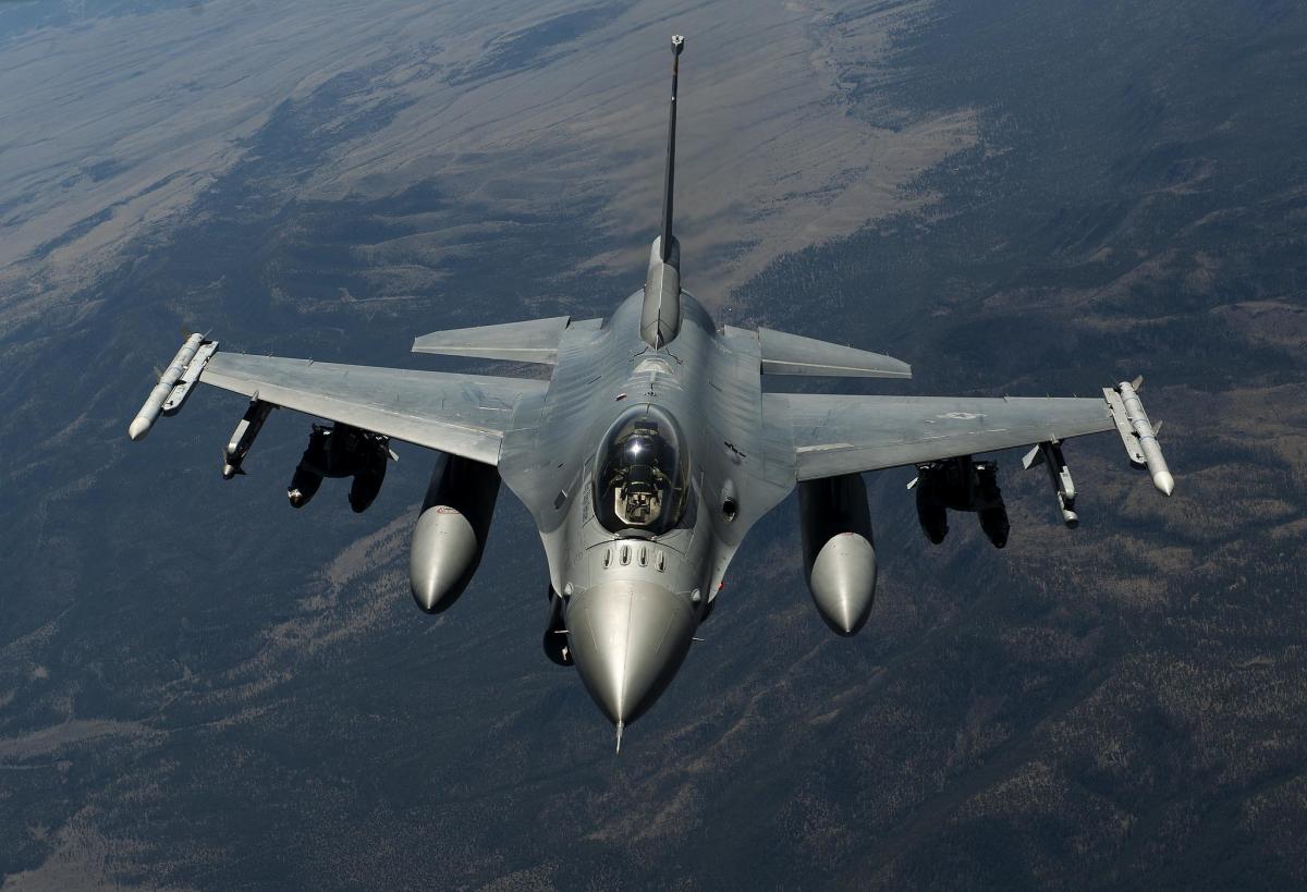 США могут обучить первых украинских пилотов на истребителях F-16 до конца года / US Air Force США могут обучить первых украинских пилотов на истребителях F-16 до конца года / US Air Force