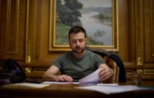 Зеленский подписал закон о добровольном воинском учете женщин