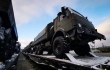 РФ перебросила в Беларусь эшелон с военной техникой: наблюдатели указали на важный факт (фото)