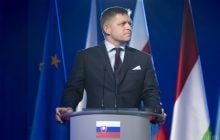 Фіцо після замаху знаходиться між життям та смертю, - Орбан