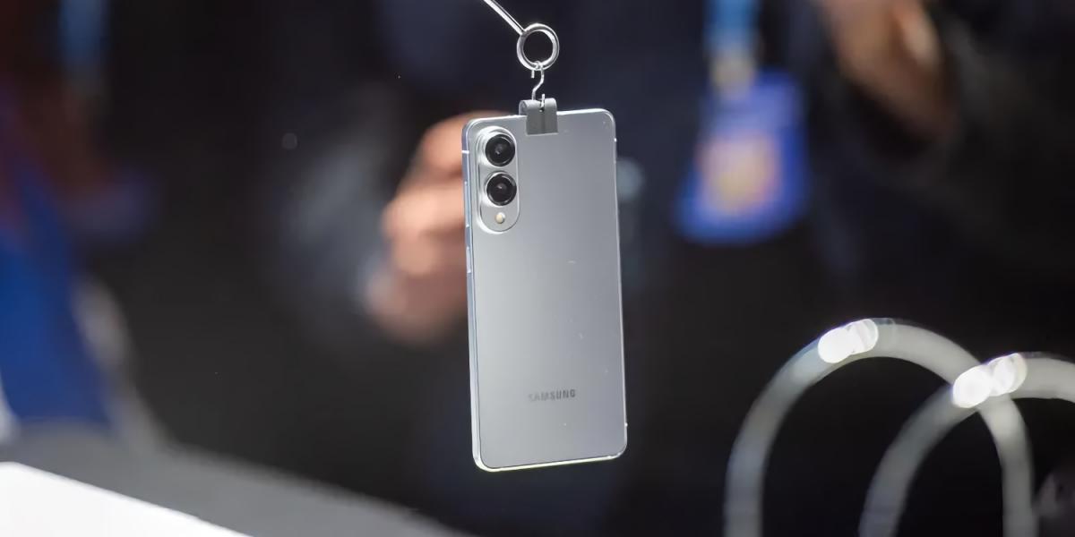 Таким буде Galaxy S25 Edge, рекордно тонкий смартфон Samsung / фото Samsung Таким буде Galaxy S25 Edge, рекордно тонкий смартфон Samsung / фото Samsung