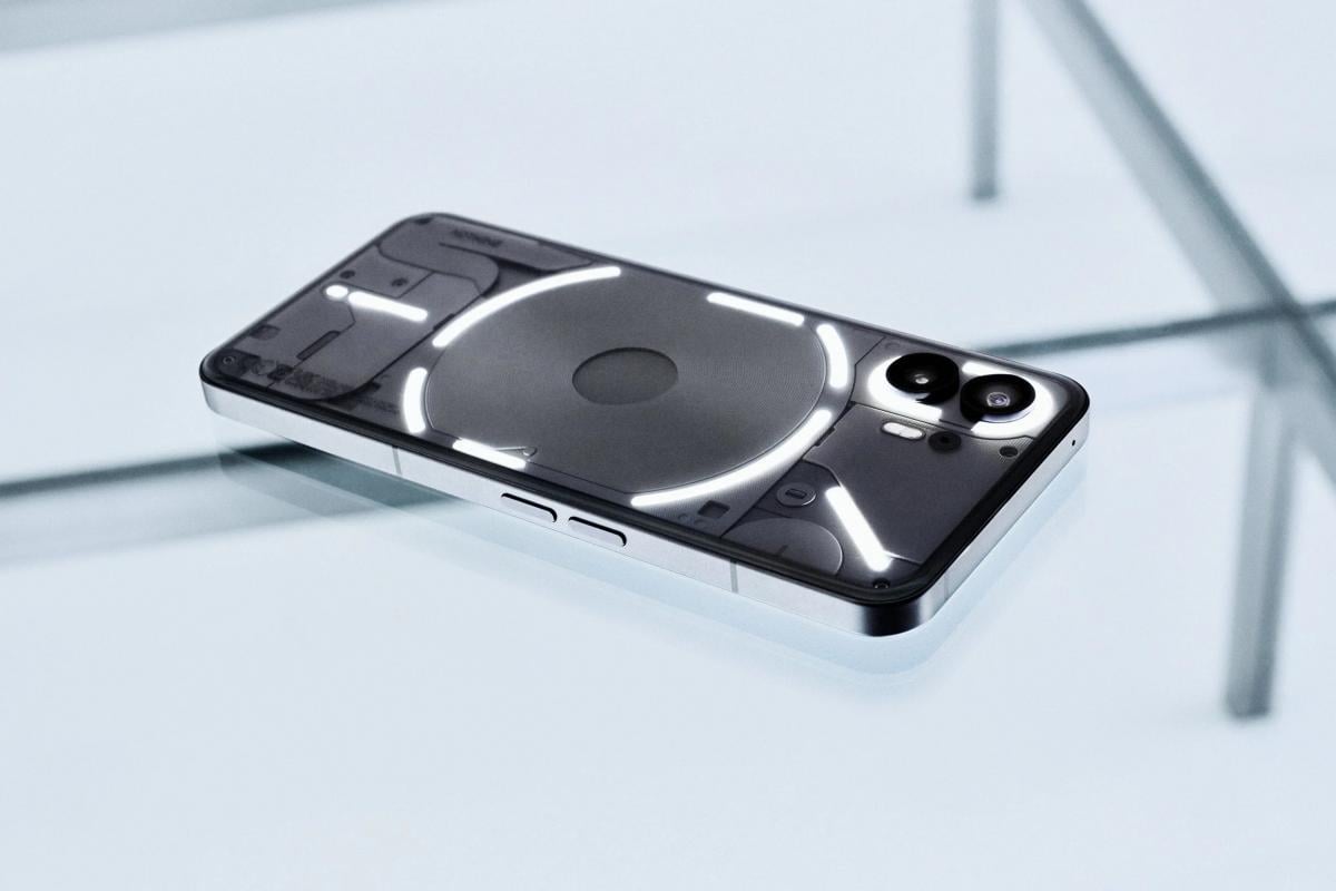 Nothing Phone 3 выйдет летом 2025 года с флагманским железом / фото Nothing Nothing Phone 3 выйдет летом 2025 года с флагманским железом / фото Nothing