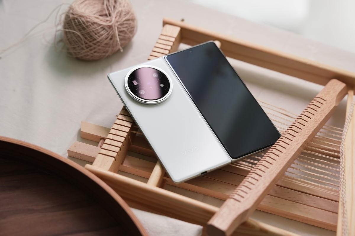 Представлен vivo X Fold 5 с поддержкой Apple Watch и AirPods / фото Vivo Представлен vivo X Fold 5 с поддержкой Apple Watch и AirPods / фото Vivo